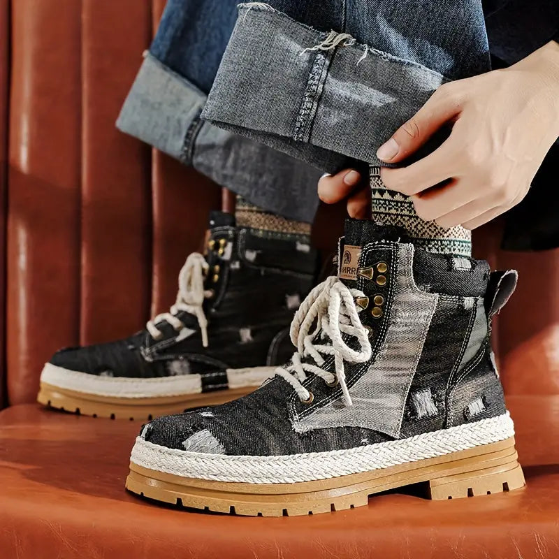 Puffsneakers | Distressed Design Lace-up Boots
