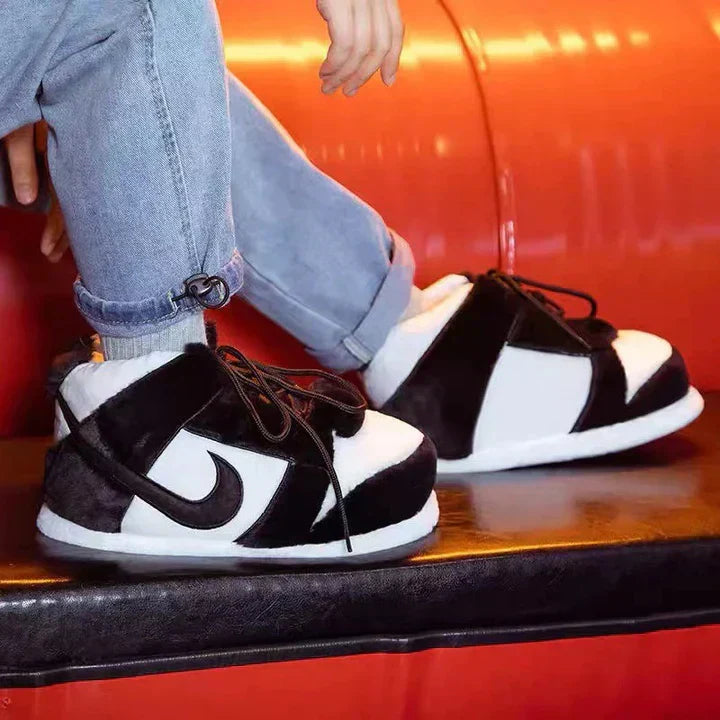 Kapcie Nike Air Czarne Puffsneakers Panduf