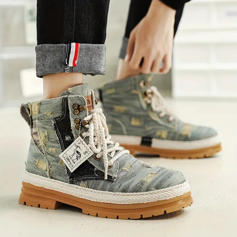Puffsneakers | Distressed Design Lace-up Boots